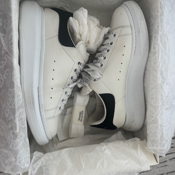 Alexander McQueen sneakers - Picture 1 of 6